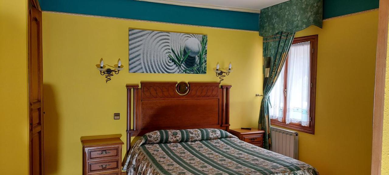 Hotel Rural Bereau レサカ エクステリア 写真